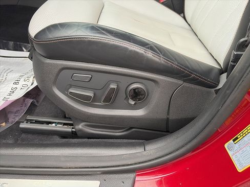 Used 2018 Genesis G80 3.3T Sport image 17