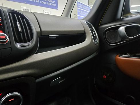 Used 2014 FIAT 500L Trekking w/ Popular Equipment Group image 39