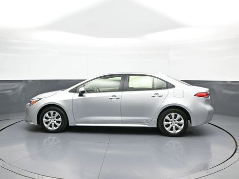 Certified 2024 Toyota Corolla LE AWD/4WD image 9