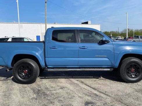 Used 2019 Toyota Tacoma SR5 RWD image 6