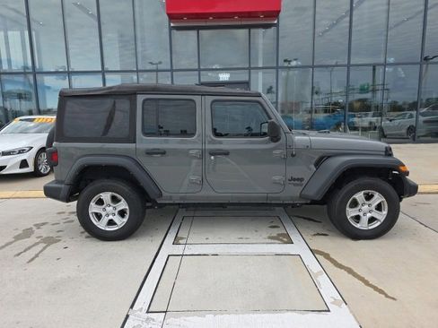 Used 2021 Jeep Wrangler Unlimited Sport image 4