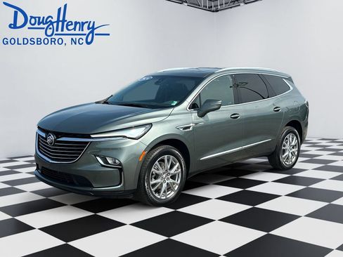 Used 2024 Buick Enclave Essence w/ Experience Buick Package FWD image 1