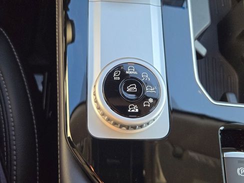 New 2026 Mitsubishi Outlander SEL image 28