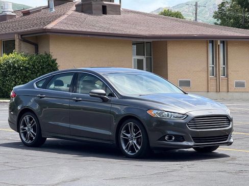 Used 2016 Ford Fusion Titanium FWD image 3