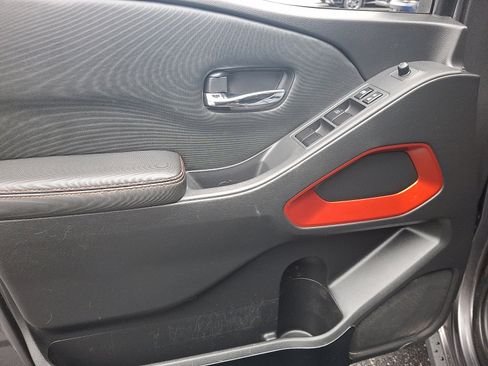 Certified 2023 Nissan Frontier PRO-4X w/ Technology Package image 12