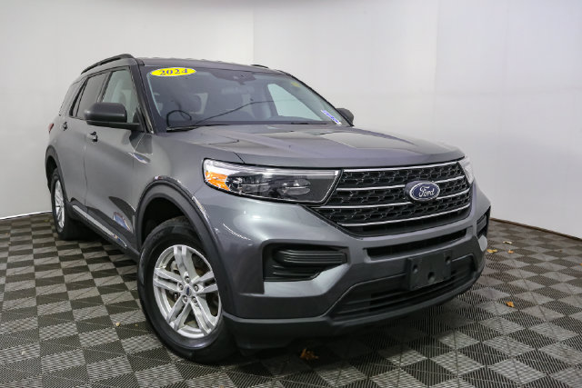 Used 2024 Ford Explorer XLT AWD/4WD image 3