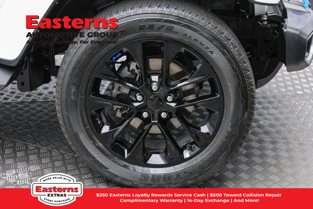 Used 2022 Jeep Wrangler Unlimited Sahara w/ Cold Weather Group AWD/4WD image 33
