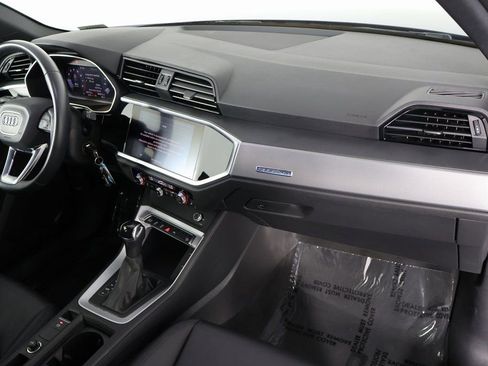 Used 2022 Audi Q3 2.0T Premium w/ Convenience Package image 9