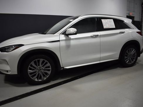 Used 2025 INFINITI QX50 Luxe image 2