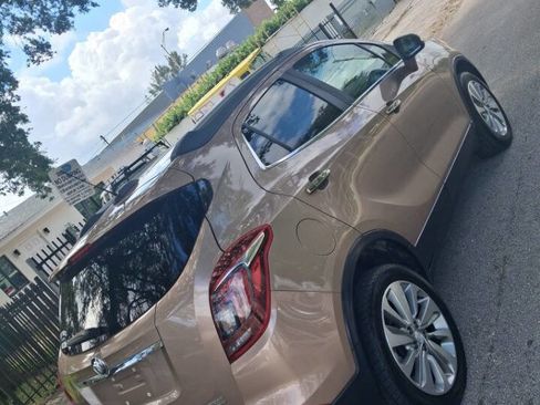 Used 2019 Buick Encore Preferred AWD/4WD image 2