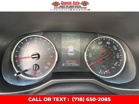 Used 2019 Toyota RAV4 XLE w/ All Weather Liner Package AWD/4WD image 19