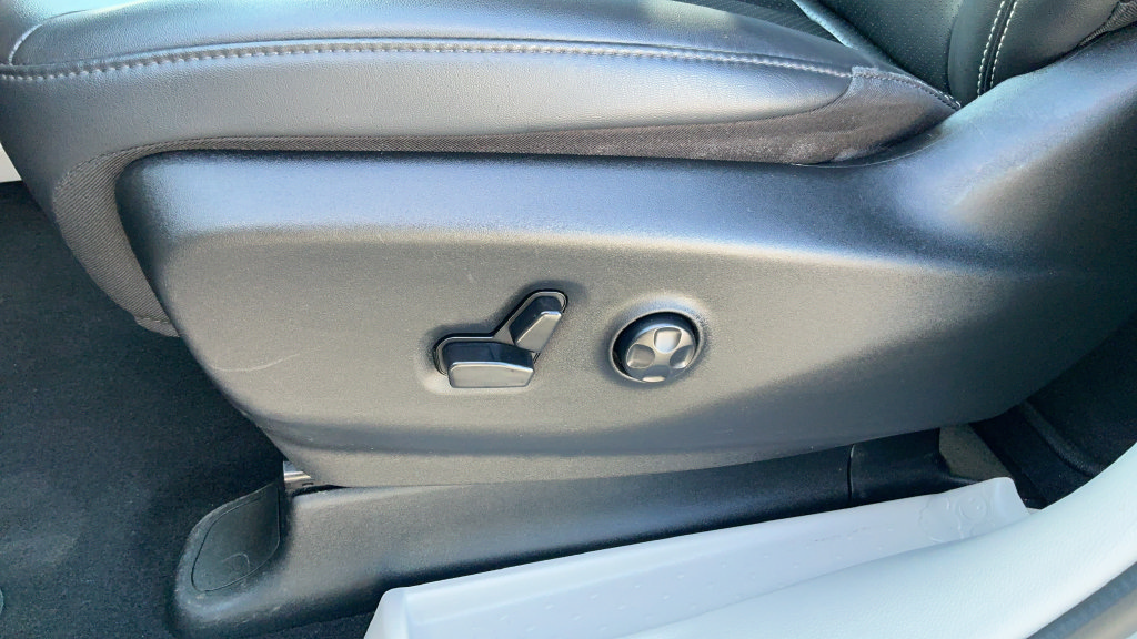 Used 2024 Chrysler Pacifica Touring-L FWD image 19