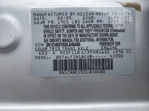 Used 2025 Nissan Versa SV FWD image 28