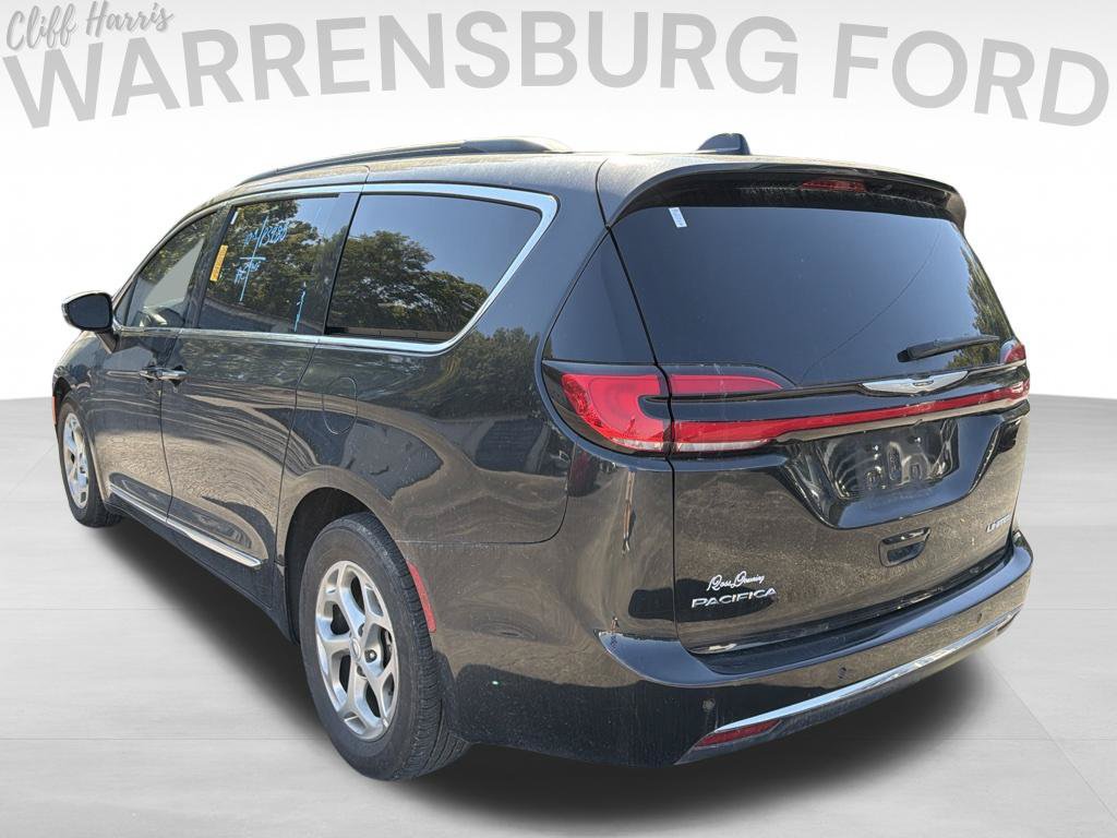 Used 2023 Chrysler Pacifica Limited FWD image 5