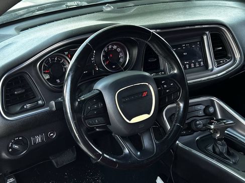 Used 2020 Dodge Challenger SXT RWD image 11