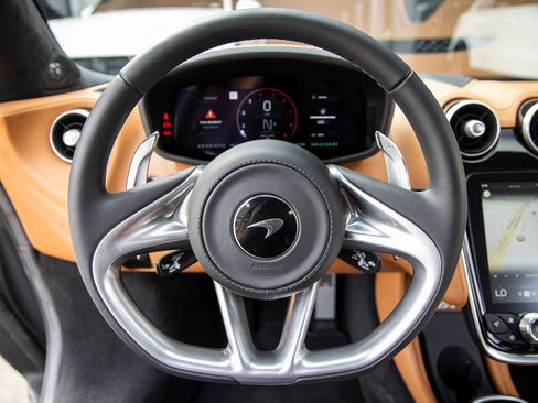 Used 2023 McLaren GT RWD image 30
