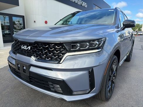 Certified 2023 Kia Sorento SX AWD/4WD image 3