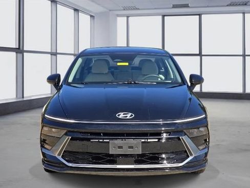 Used 2025 Hyundai Sonata SEL FWD image 2