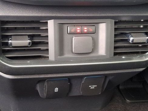 Used 2022 Ford F150 Lariat w/ Equipment Group 502A High image 13