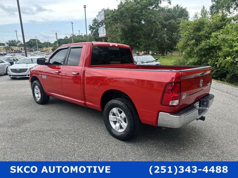 Used 2017 RAM 1500 Classic SLT image 3