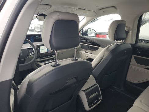 New 2026 Lincoln Nautilus Premier image 28