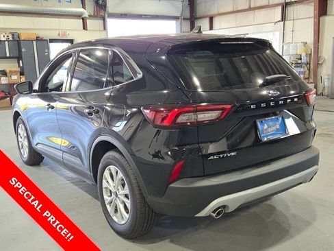 Used 2024 Ford Escape Active w/ Cold Weather Package image 18