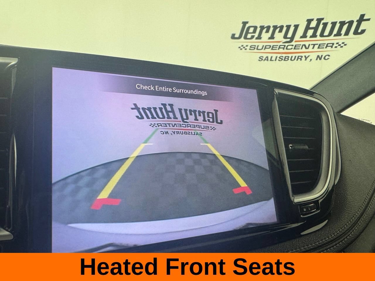 Used 2025 Chrysler Pacifica Limited FWD image 16