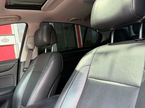 Used 2012 Hyundai Genesis 3.8 w/ Premium Pkg image 9