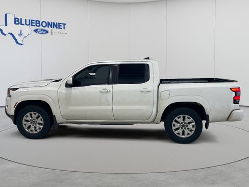 Used 2023 Nissan Frontier SV w/ SV Convenience Package RWD image 5
