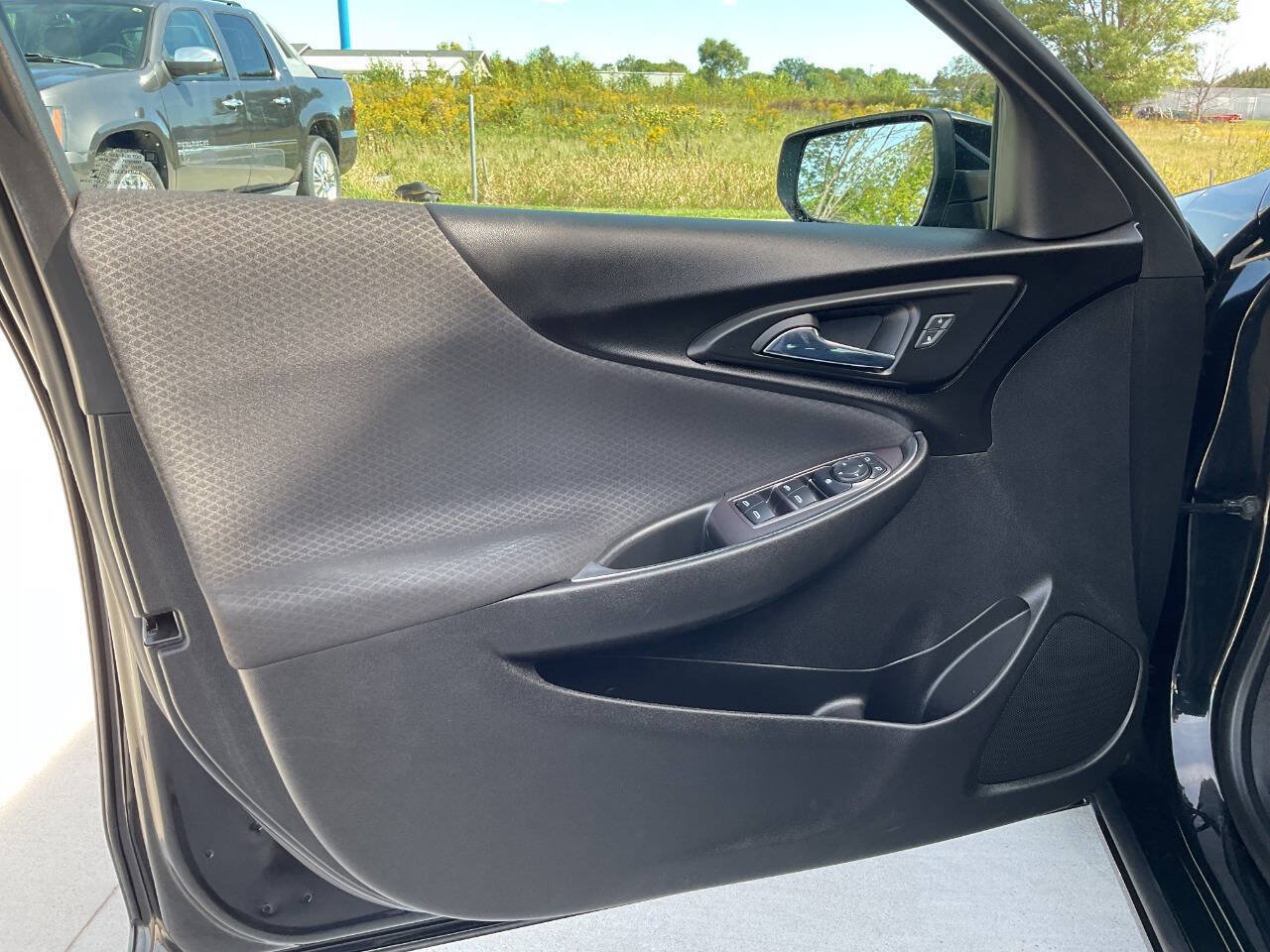 Used 2018 Chevrolet Malibu LT FWD image 24