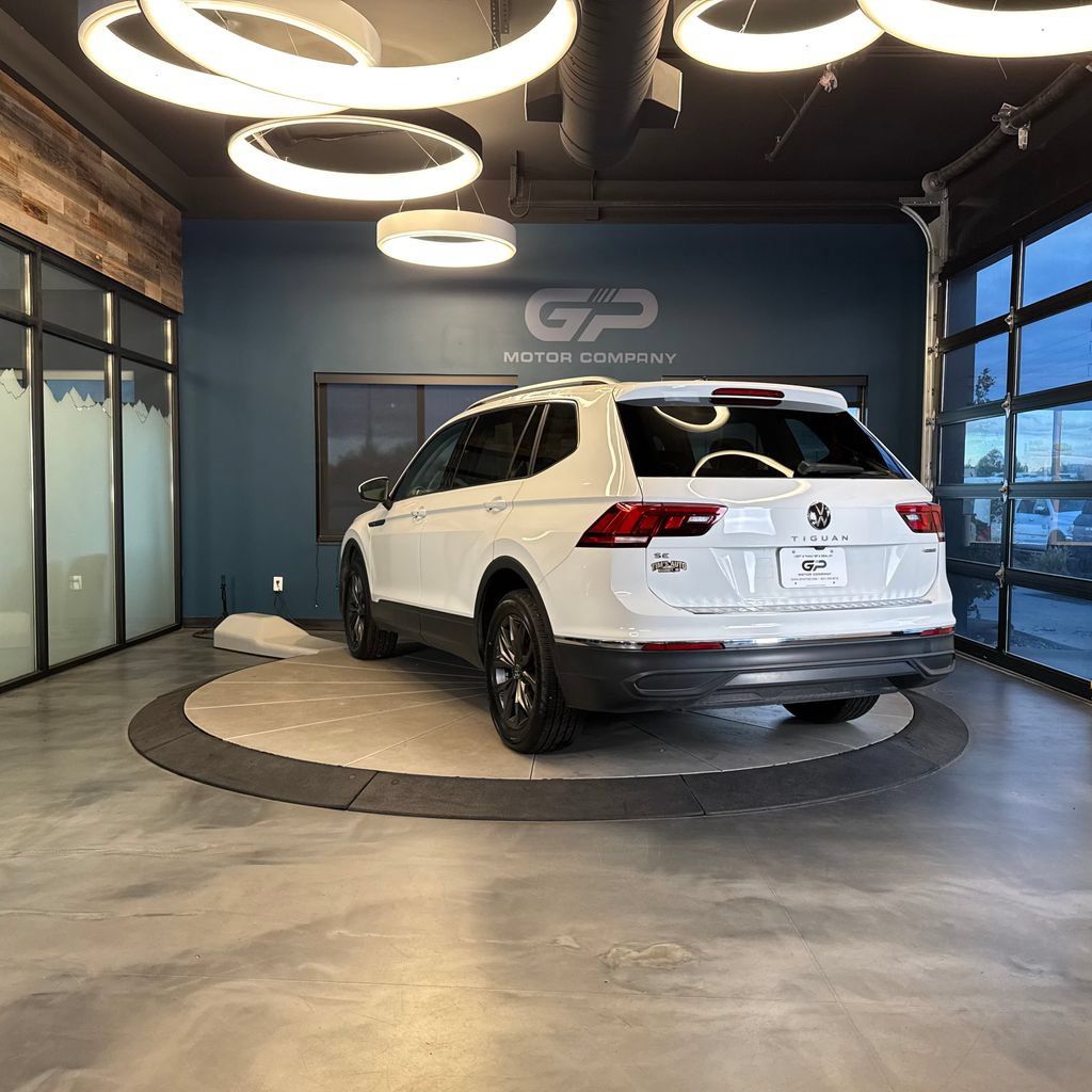 Used 2024 Volkswagen Tiguan SE AWD/4WD image 5