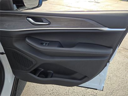 New 2025 Jeep Grand Cherokee Limited w/ Black Appearance Package