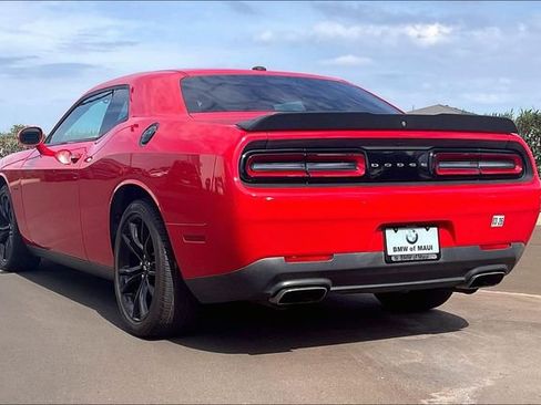 Used 2018 Dodge Challenger R/T w/ Blacktop Package image 10