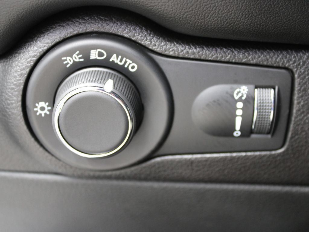 Used 2025 Dodge Durango R/T AWD/4WD image 52