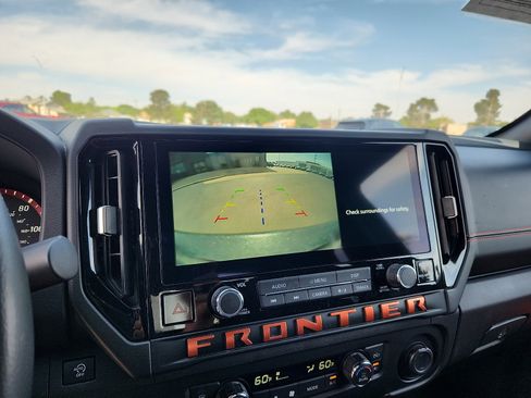 Used 2025 Nissan Frontier PRO-4X w/ Tow Package image 18