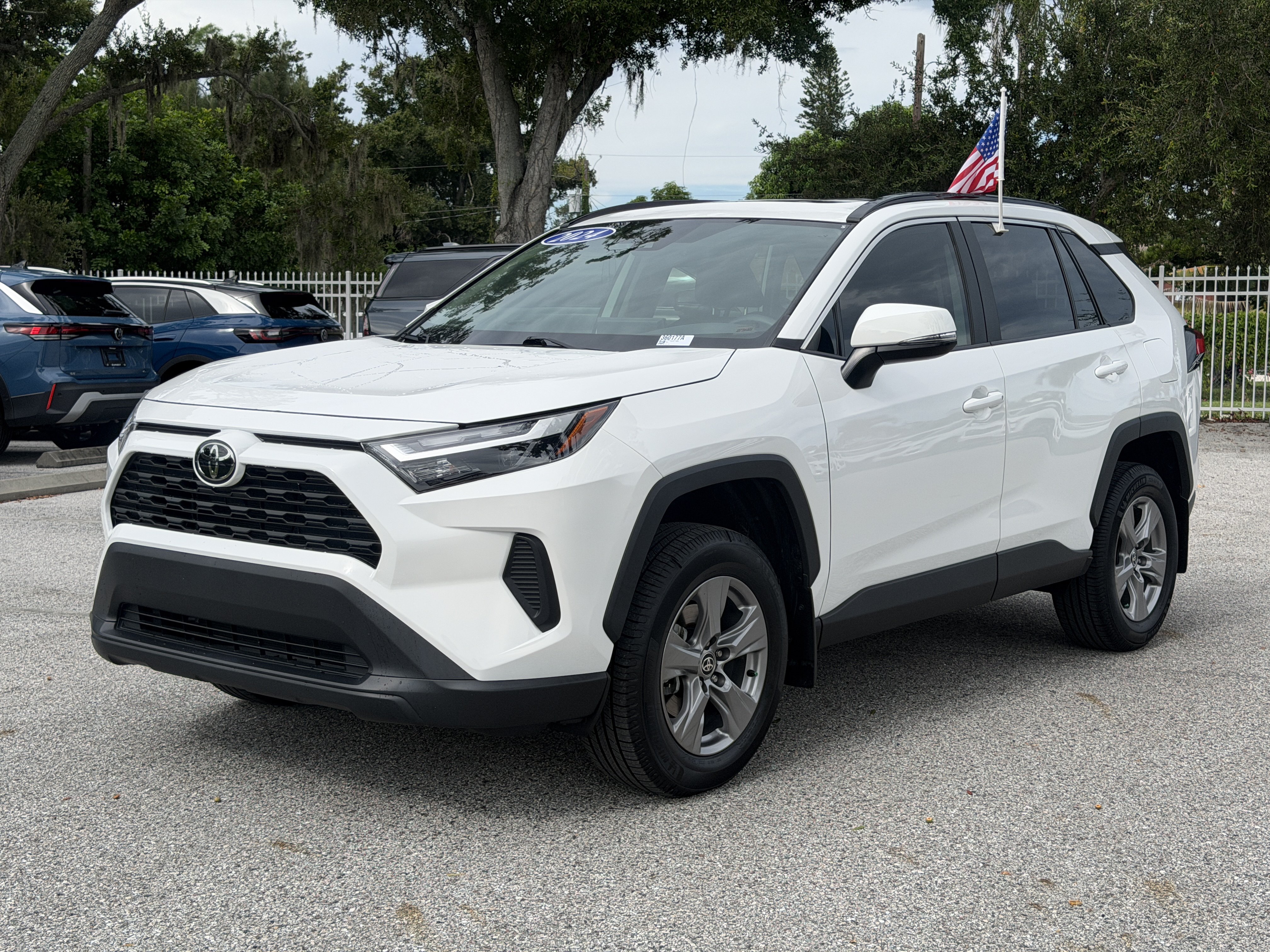 Used 2024 Toyota RAV4 XLE w/ Convenience Package FWD image 3