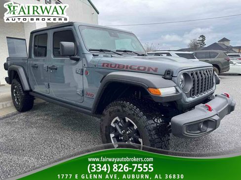 Used 2025 Jeep Gladiator Rubicon w/ Convenience Group AWD/4WD image 4