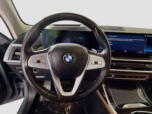 Used 2023 BMW X7 xDrive40i w/ Premium Package image 13
