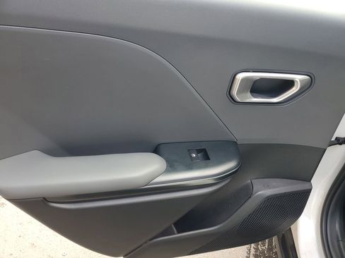 Used 2025 Kia K4 LXS image 14