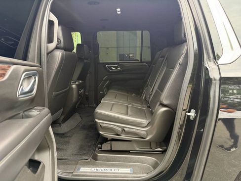 Used 2021 Chevrolet Suburban LT AWD/4WD image 25