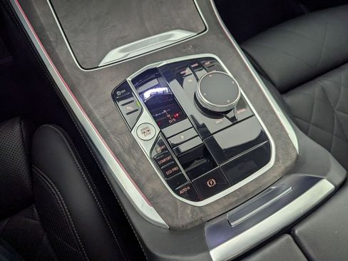 Used 2024 BMW X5 sDrive40i image 9