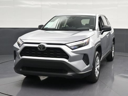 Used 2025 Toyota RAV4 LE FWD image 6