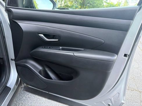 Used 2025 Hyundai Tucson SE FWD image 14