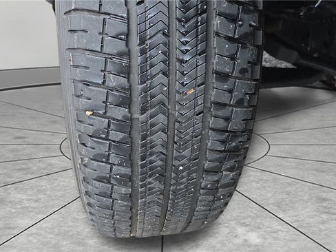 Used 2023 Ford F150 Lightning XLT AWD/4WD image 12