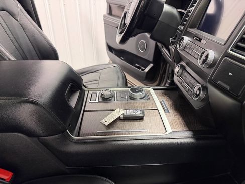 Used 2019 Ford Expedition Max Limited AWD/4WD image 21