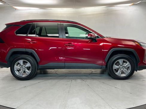 Used 2025 Toyota RAV4 XLE AWD/4WD image 6