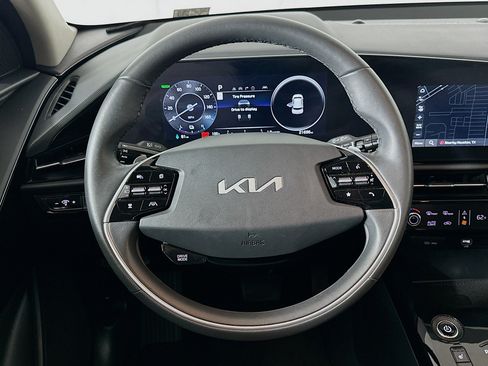 Used 2023 Kia Niro Wind FWD image 18