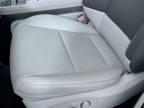 New 2026 Hyundai Ioniq 9 SEL image 21