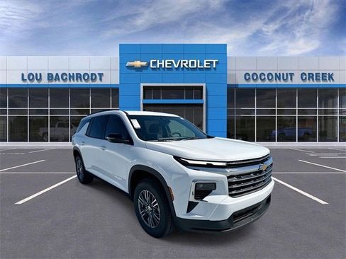New 2026 Chevrolet Traverse LT image 1