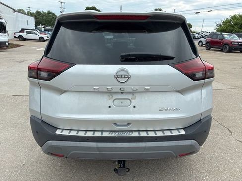 Used 2022 Nissan Rogue SV AWD/4WD image 6